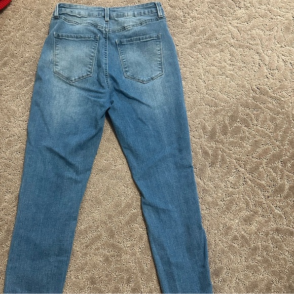 High Rise Modern Jeans - Picture 2 of 3